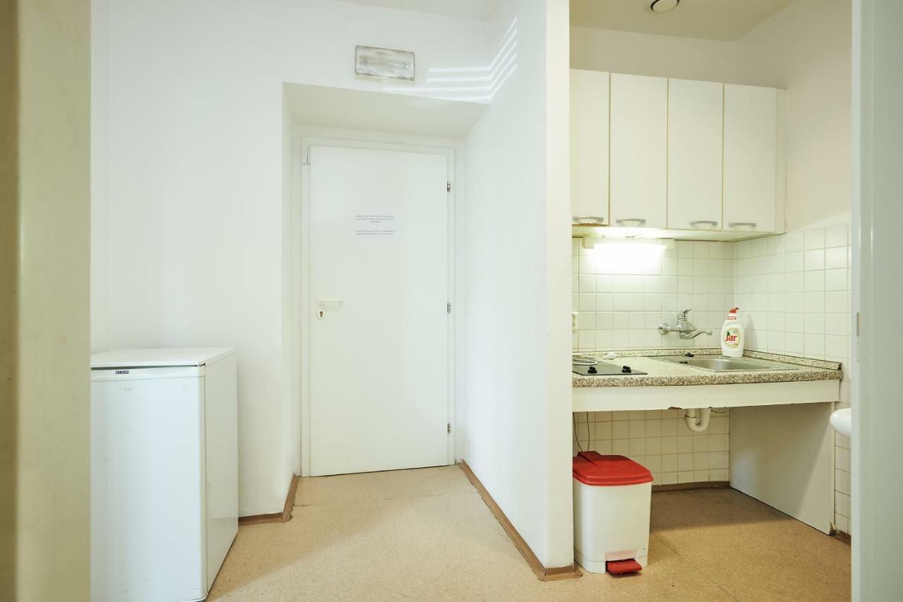 Hostel Mikolase Alse Прага Экстерьер фото