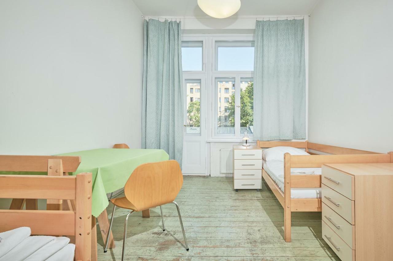 Hostel Mikolase Alse Прага Экстерьер фото